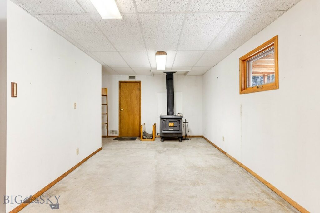 117 Deep Creek Road, Livingston MT 59047