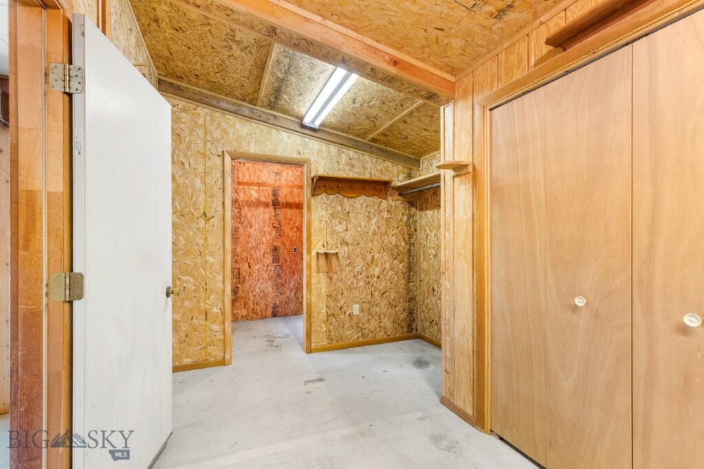 117 Deep Creek Road, Livingston MT 59047