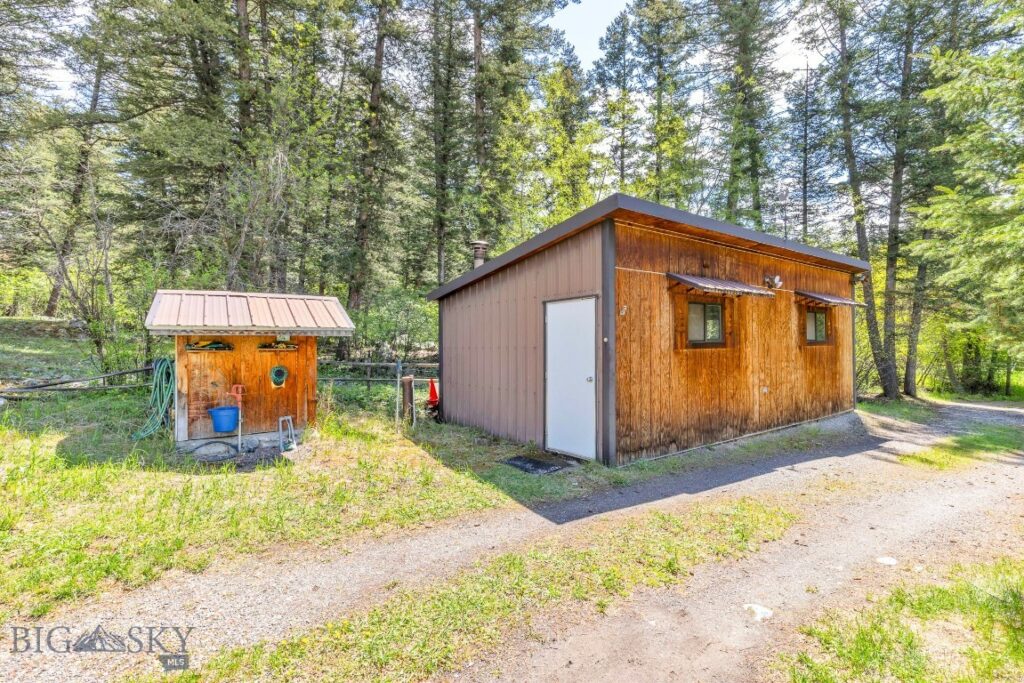 117 Deep Creek Road, Livingston MT 59047
