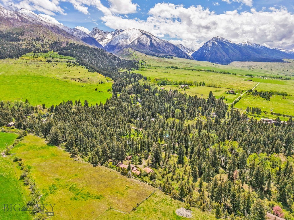 117 Deep Creek Road, Livingston MT 59047