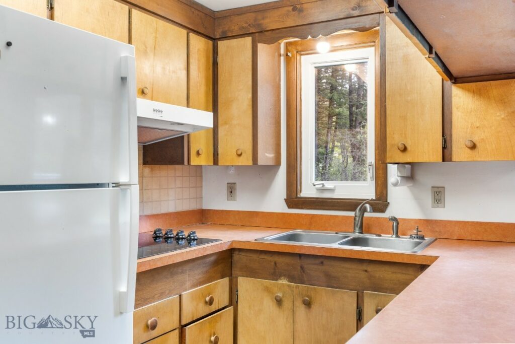 117 Deep Creek Road, Livingston MT 59047