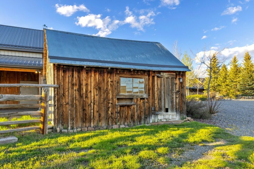 117 Falls Creek Road, Livingston MT 59047