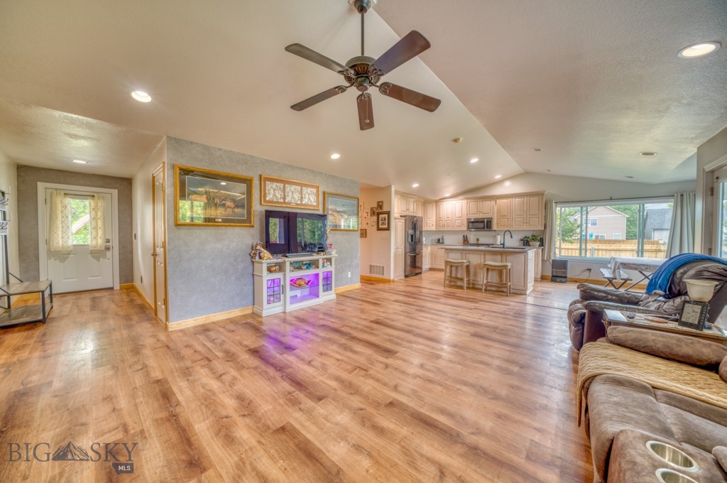 118 Clinton, Belgrade MT 59714