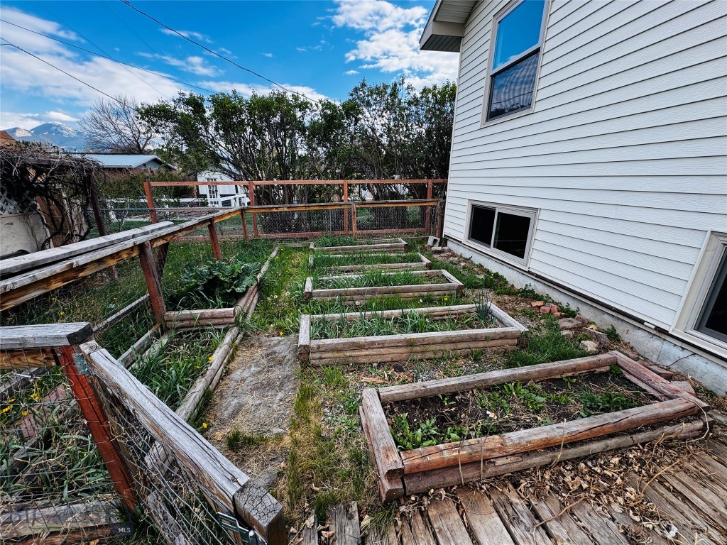 118 Elm Lane, Livingston MT 59047