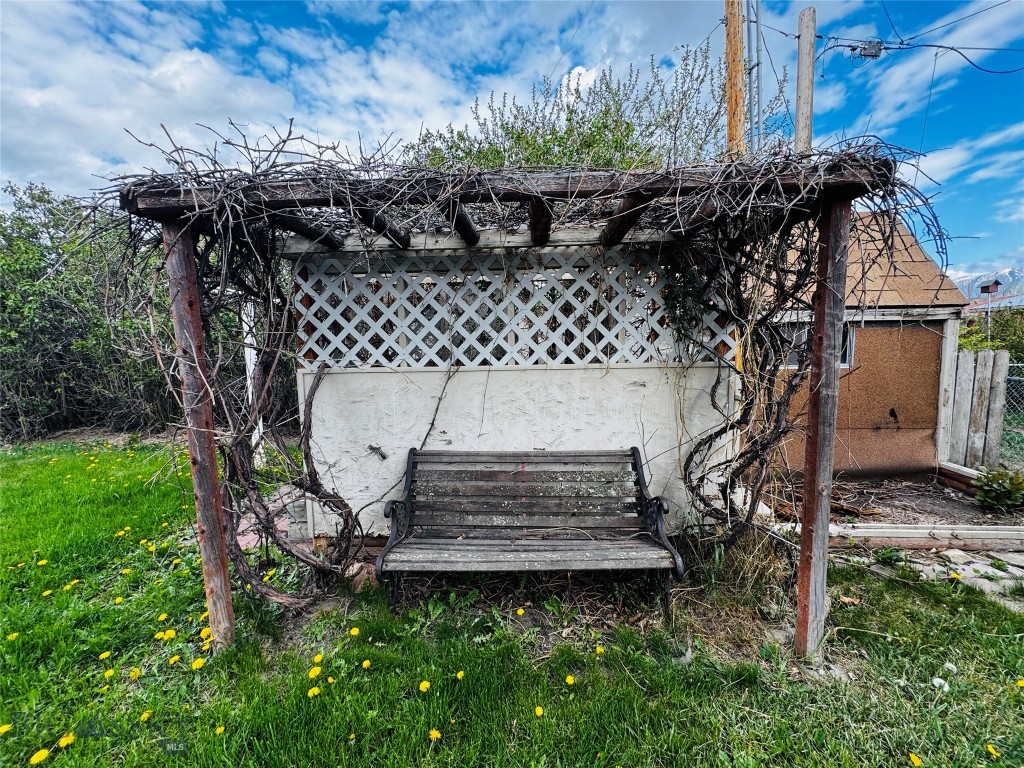 118 Elm Lane, Livingston MT 59047