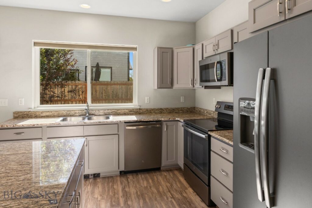 1200 Glider Lane, Belgrade MT 59714