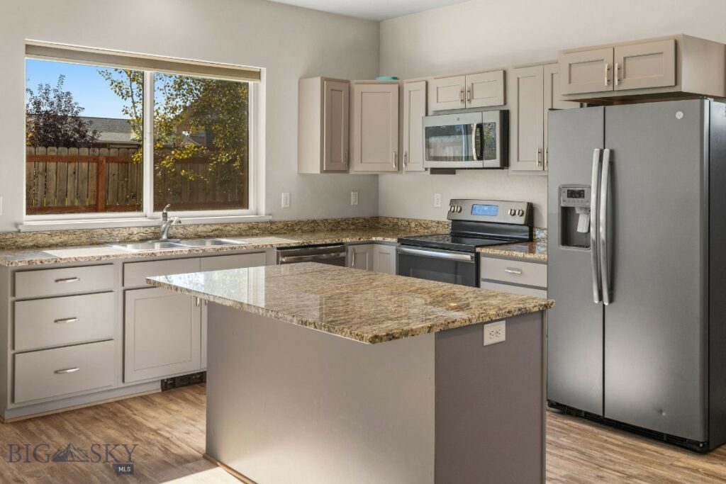 1200 Glider Lane, Belgrade MT 59714