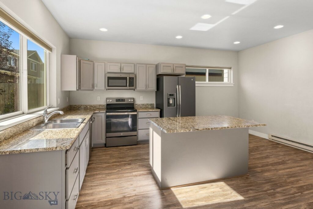 1200 Glider Lane, Belgrade MT 59714