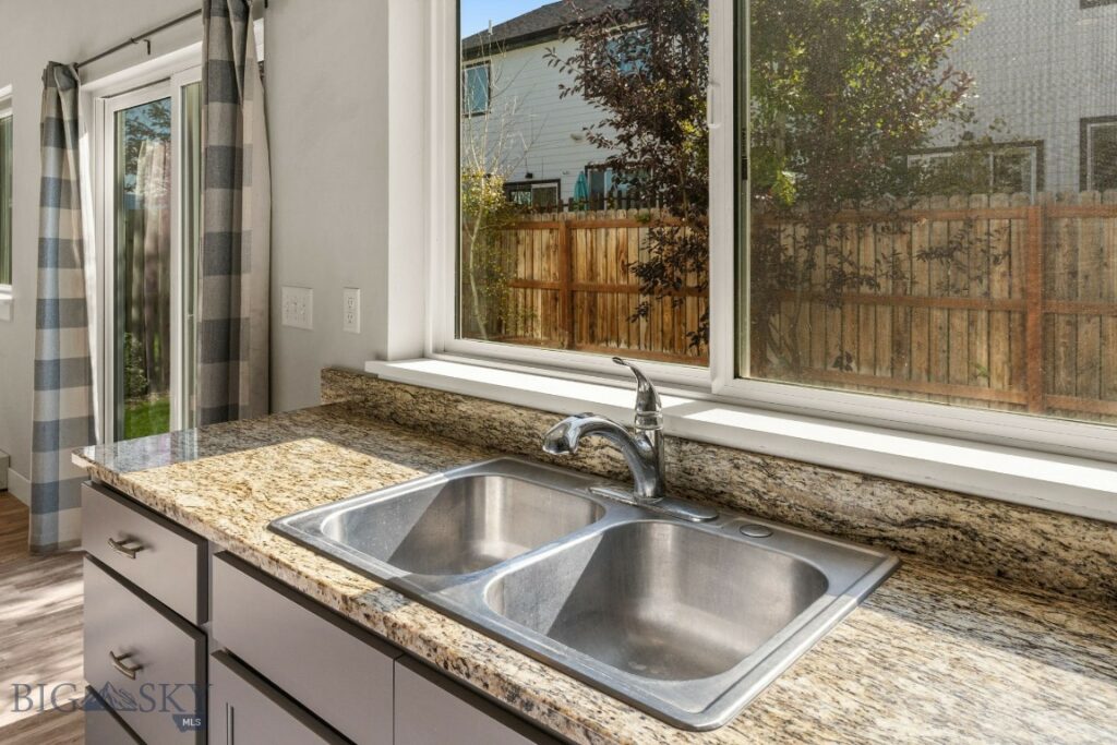 1200 Glider Lane, Belgrade MT 59714