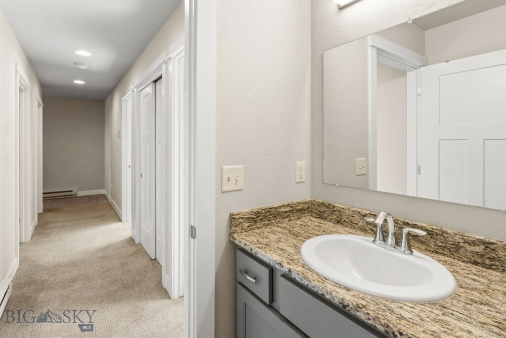 1200 Glider Lane, Belgrade MT 59714