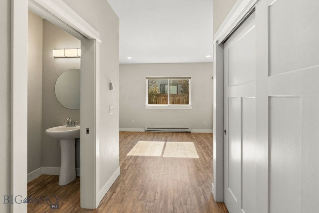 1200 Glider Lane, Belgrade MT 59714