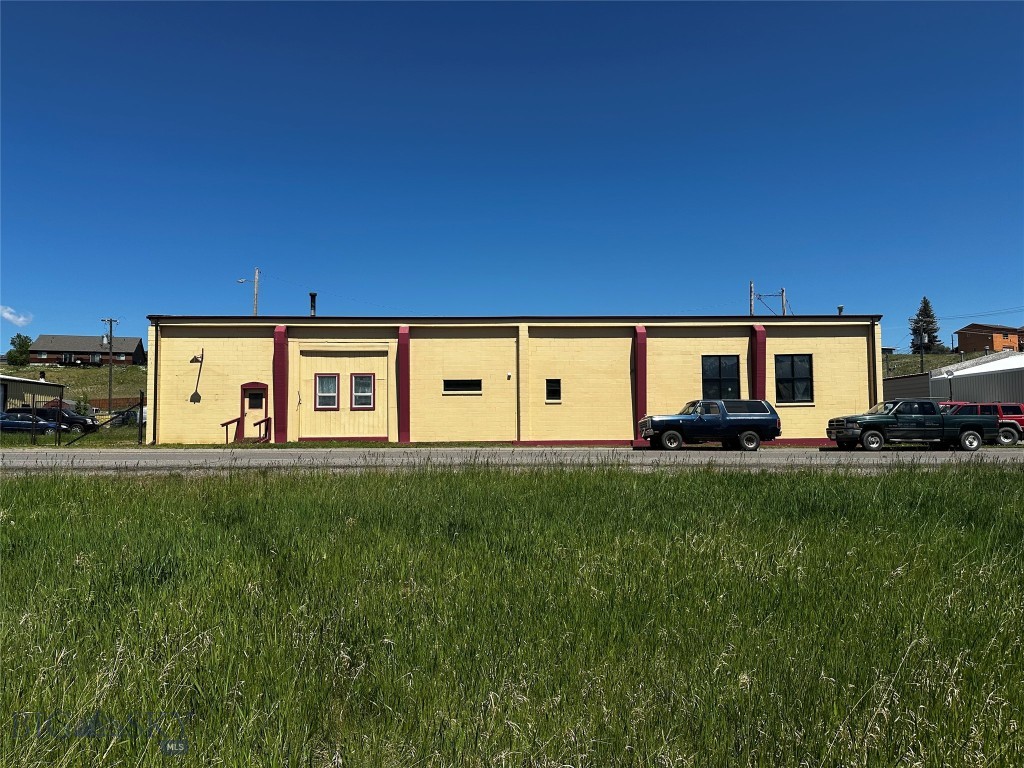 1204 W Front Street, Livingston MT 59047