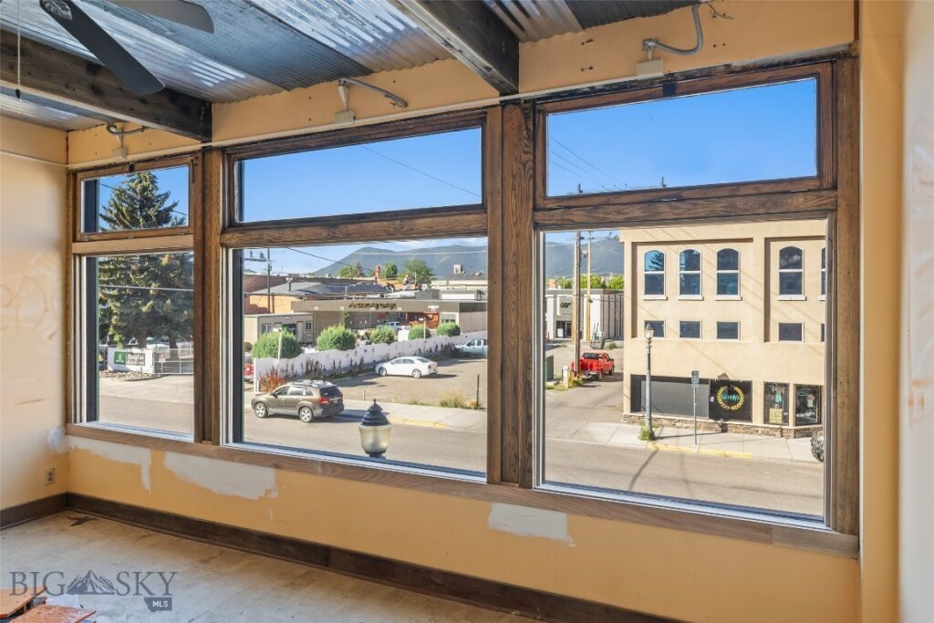 122 N Main Street, Livingston MT 59047