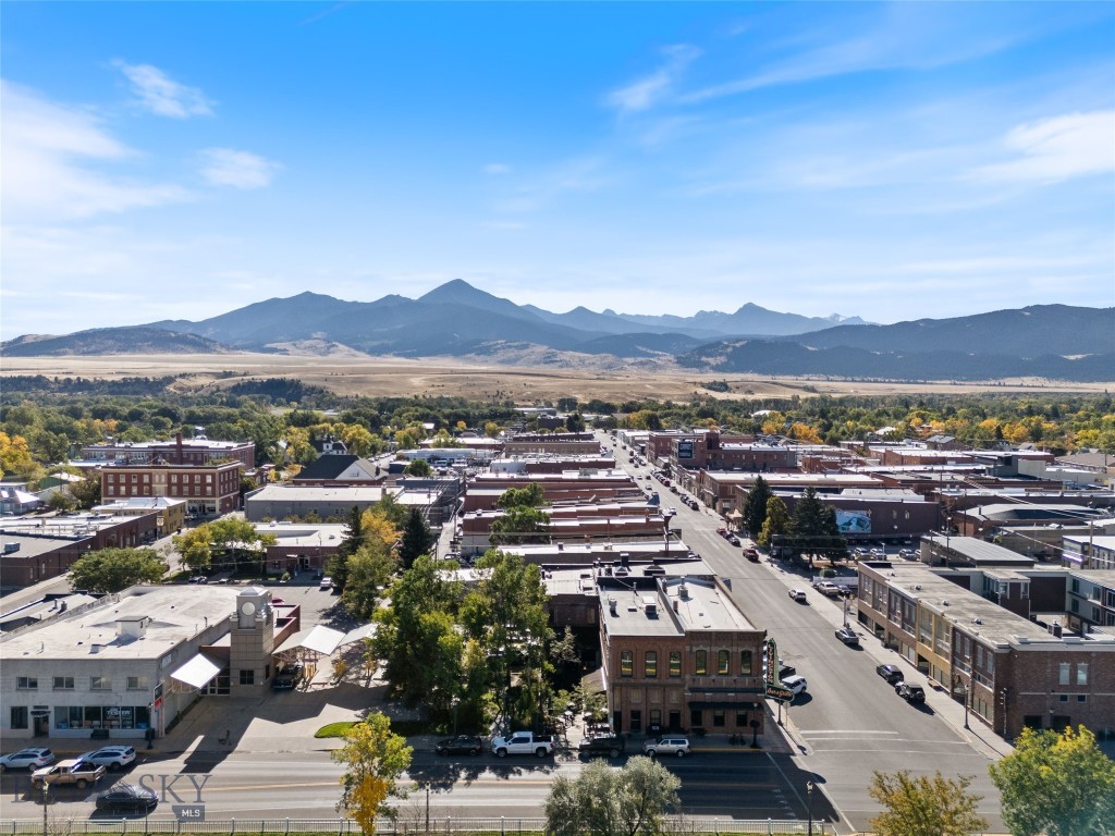 122 N Main Street, Livingston MT 59047
