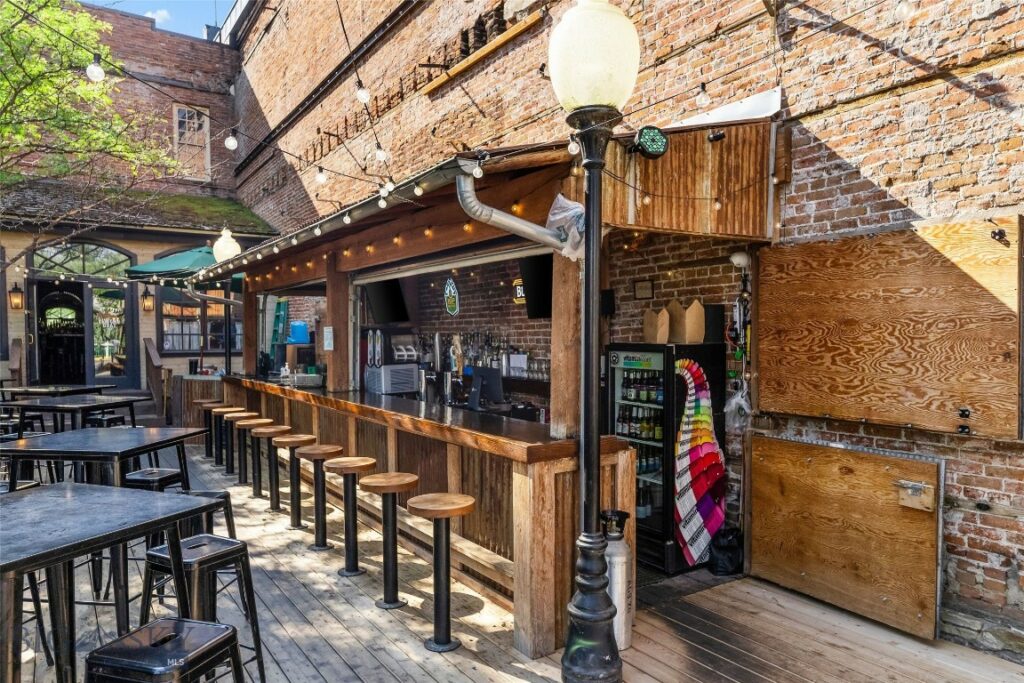 122 N Main Street, Livingston MT 59047