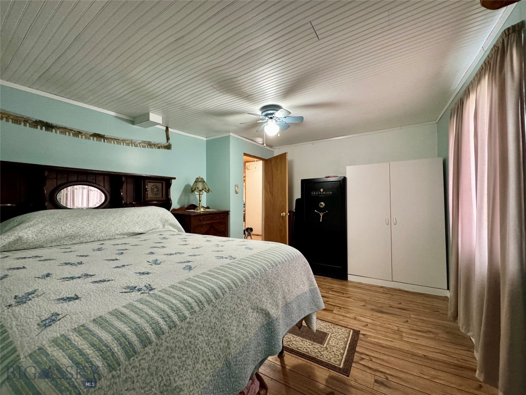 122 S P St., Livingston MT 59047