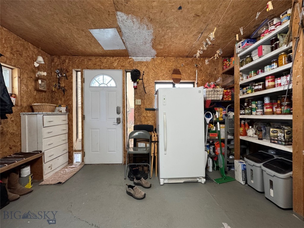 122 S P St., Livingston MT 59047