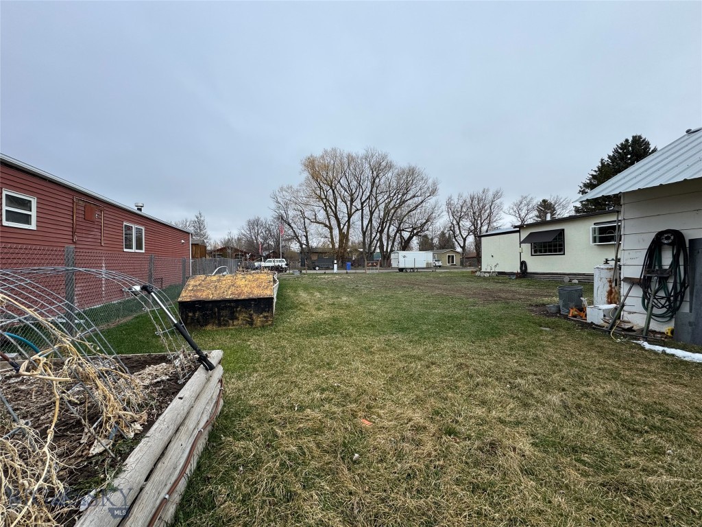 122 S P St., Livingston MT 59047