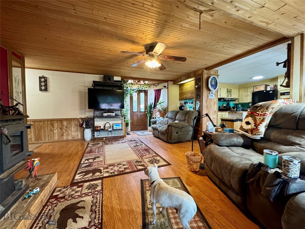 122 S P St., Livingston MT 59047