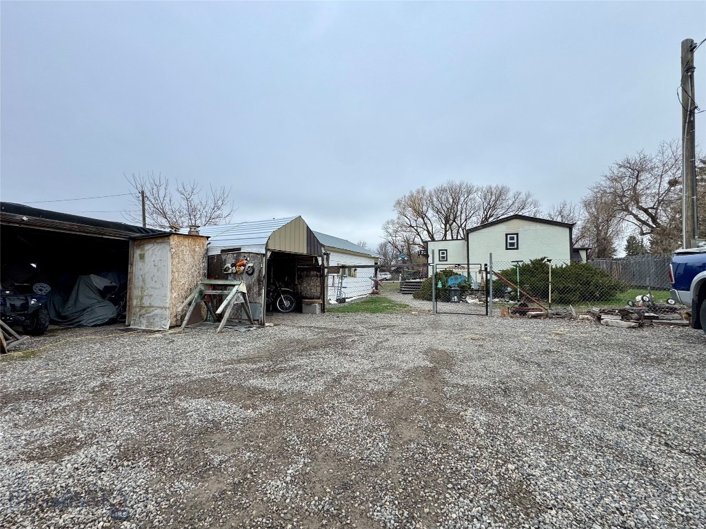 122 S P St., Livingston MT 59047