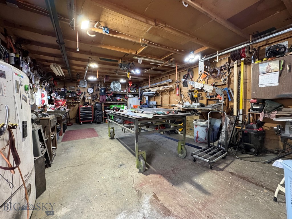 122 S P St., Livingston MT 59047