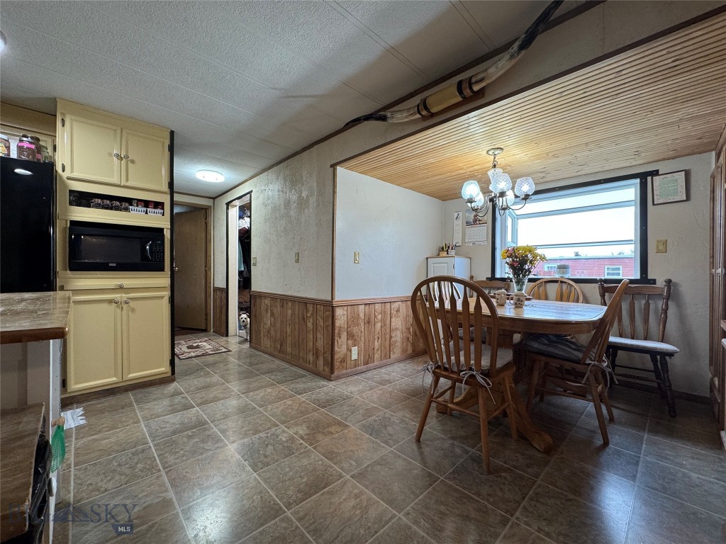 122 S P St., Livingston MT 59047