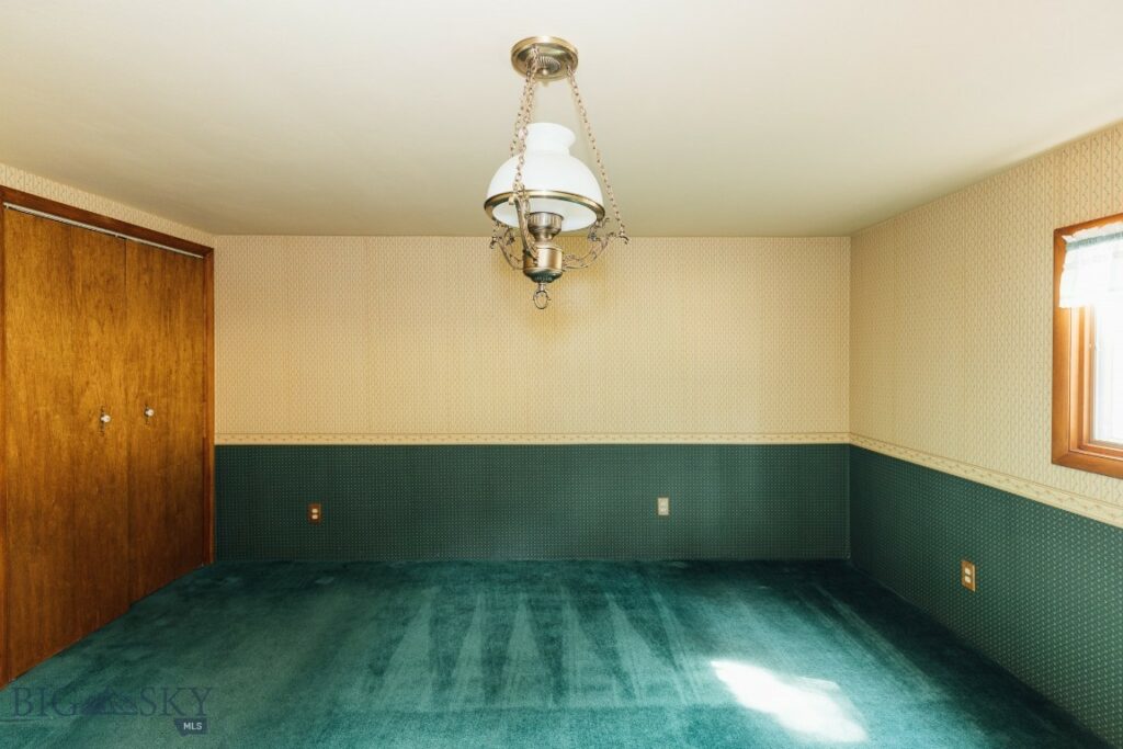 124 Deep Creek Road, Livingston MT 59047