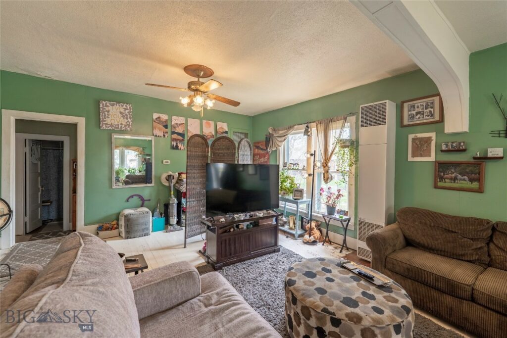 124 S M Street, Livingston MT 59047