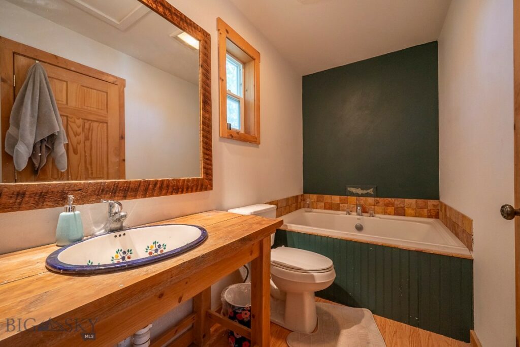 124 S M Street, Livingston MT 59047