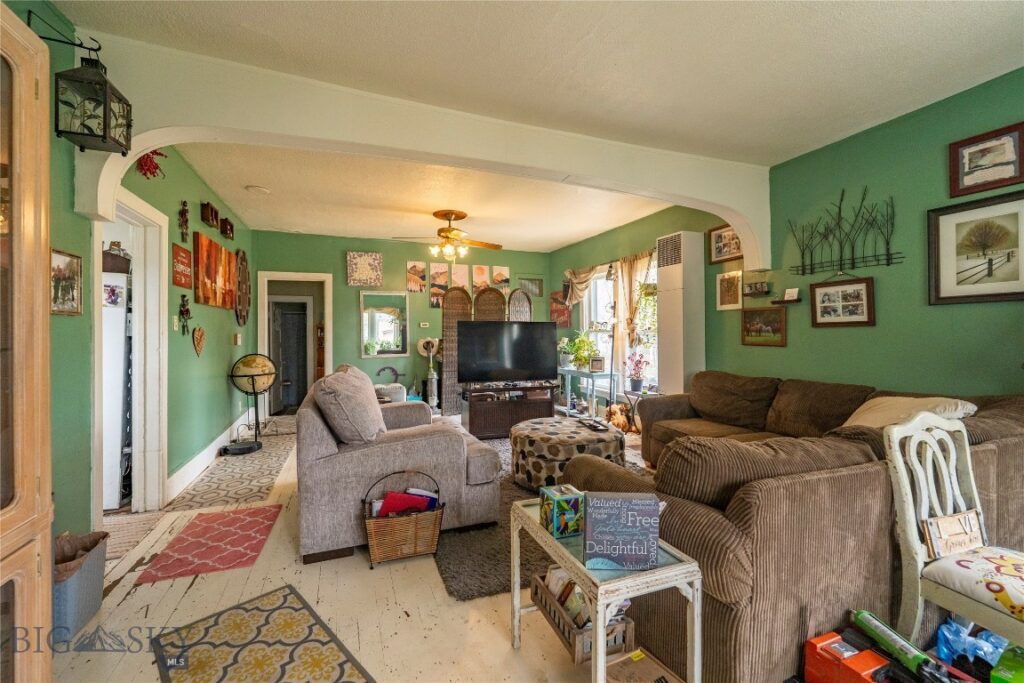 124 S M Street, Livingston MT 59047