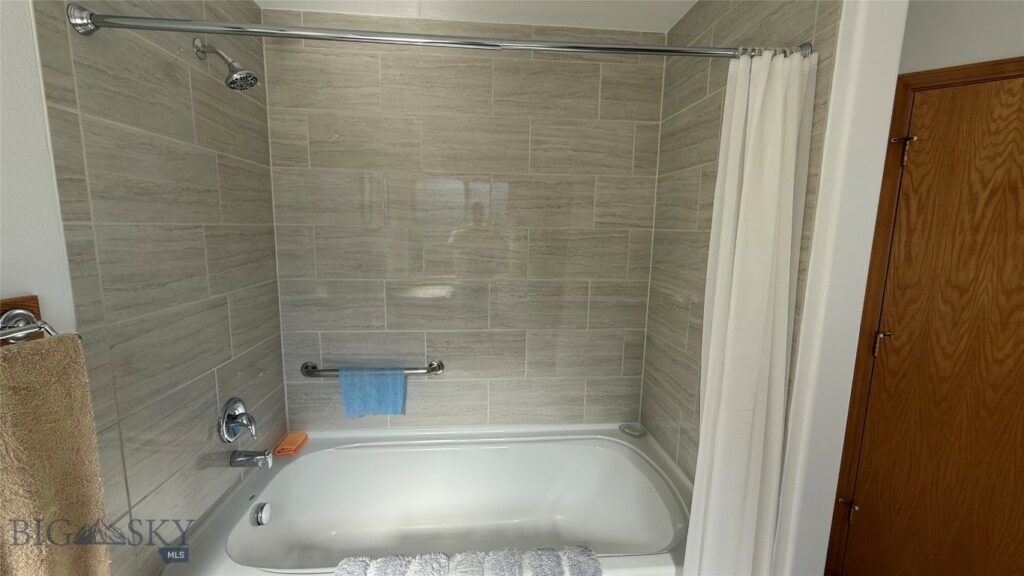 129 E Tobiano Trail, Belgrade MT 59714