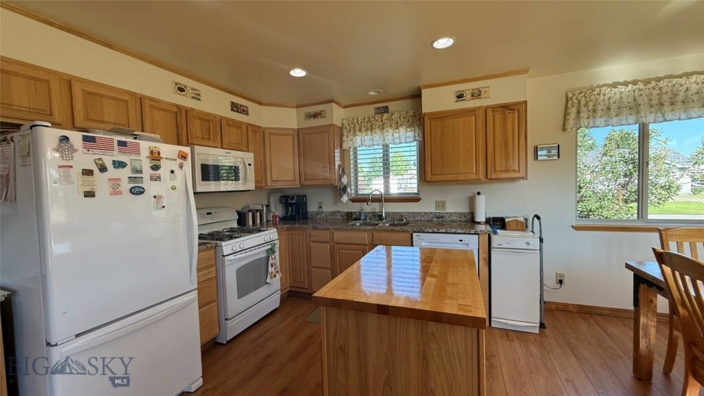 129 E Tobiano Trail, Belgrade MT 59714