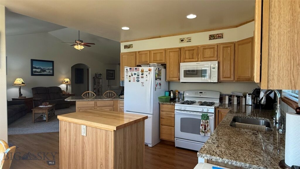 129 E Tobiano Trail, Belgrade MT 59714
