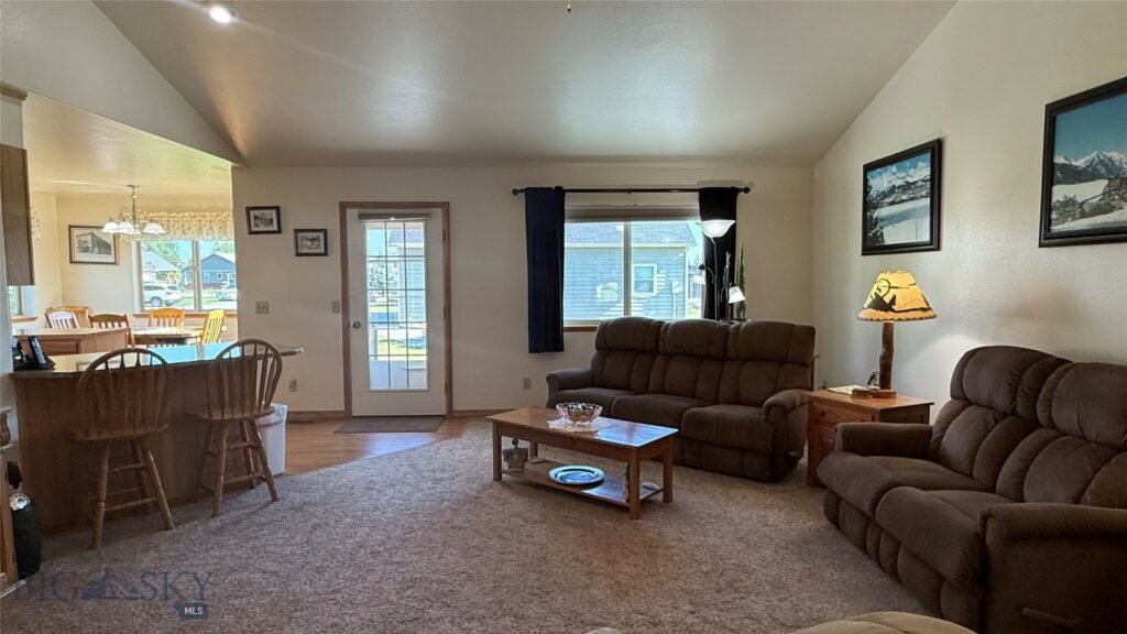 129 E Tobiano Trail, Belgrade MT 59714