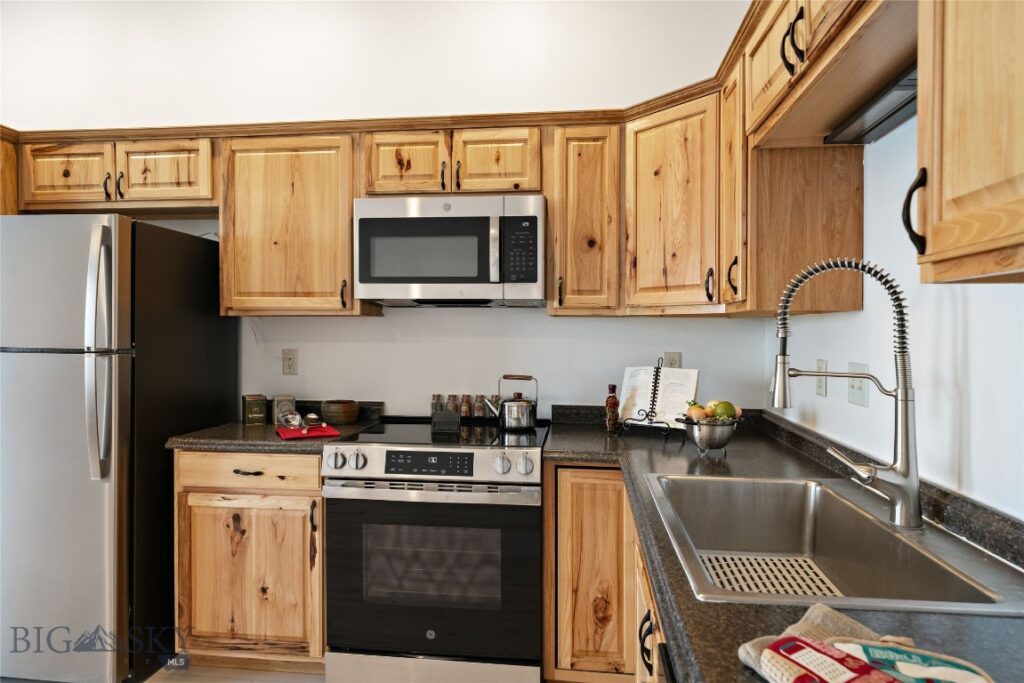 129 Village Drive, Belgrade MT 59714