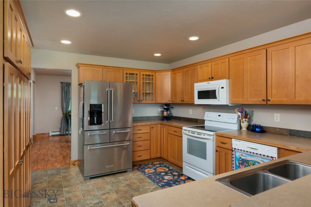 130 4 Dot Lane, Belgrade MT 59714