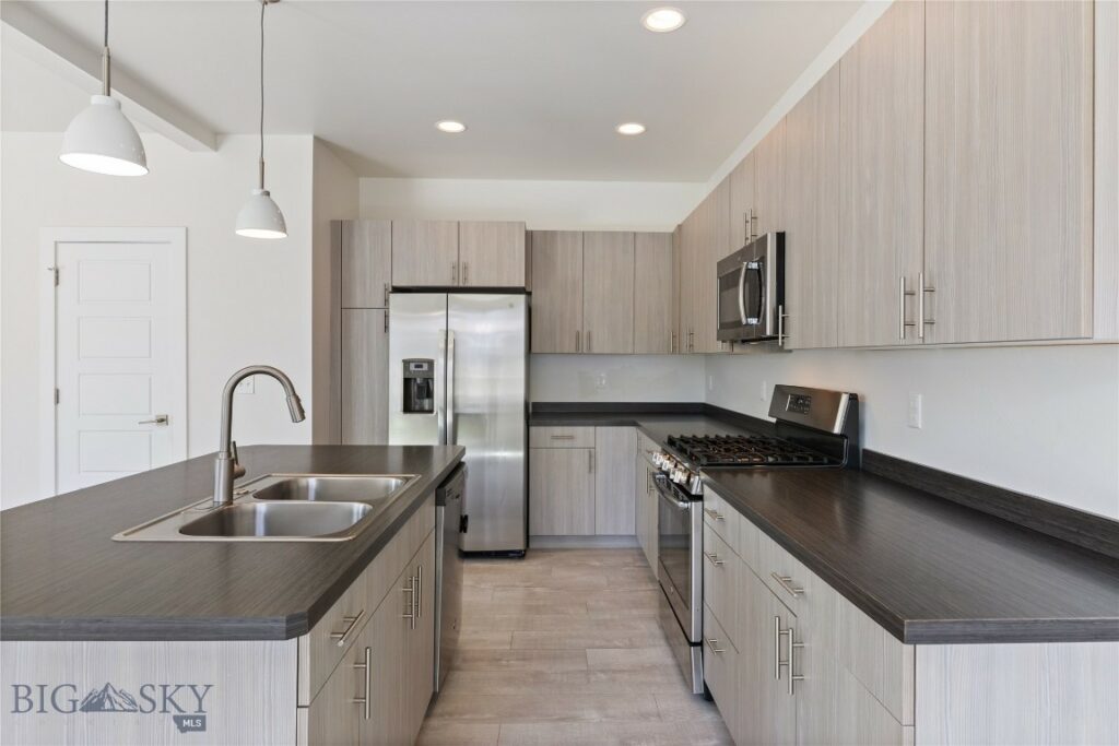 1302 Grover Lane, Belgrade MT 59714