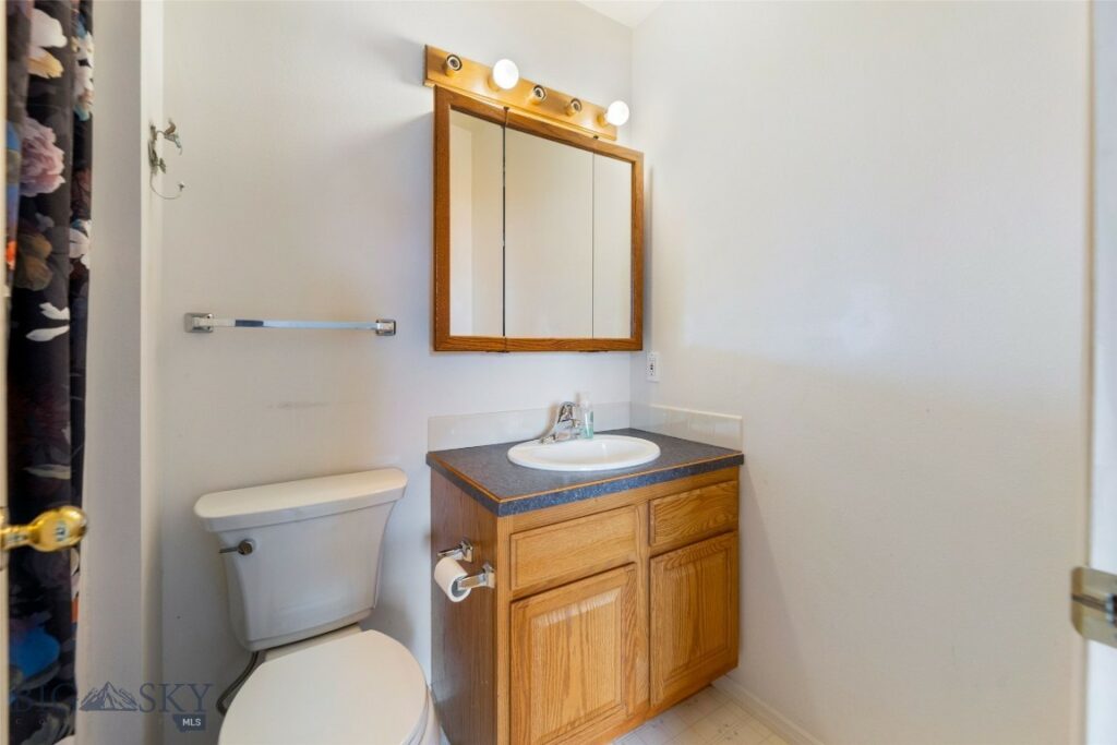 1302 W Summit Street, Livingston MT 59047