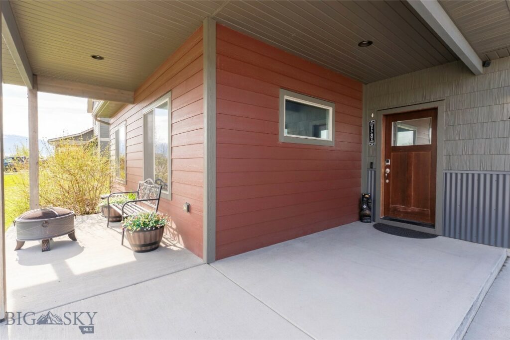 1305 Powers Boulevard, Belgrade MT 59714
