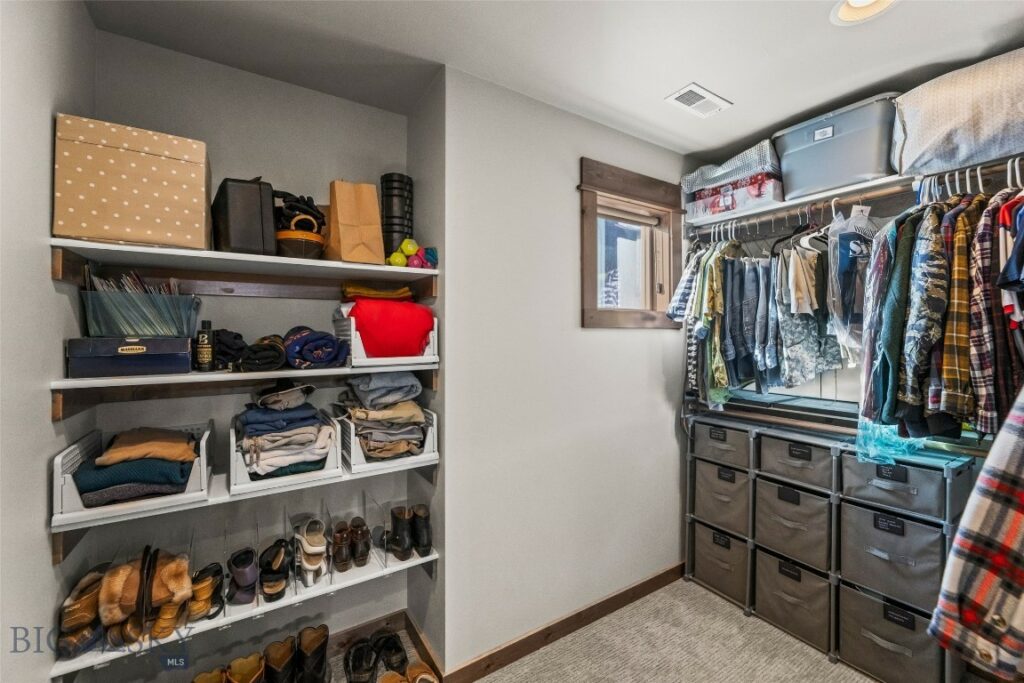 1307 Fozzie Lane, Belgrade MT 59714