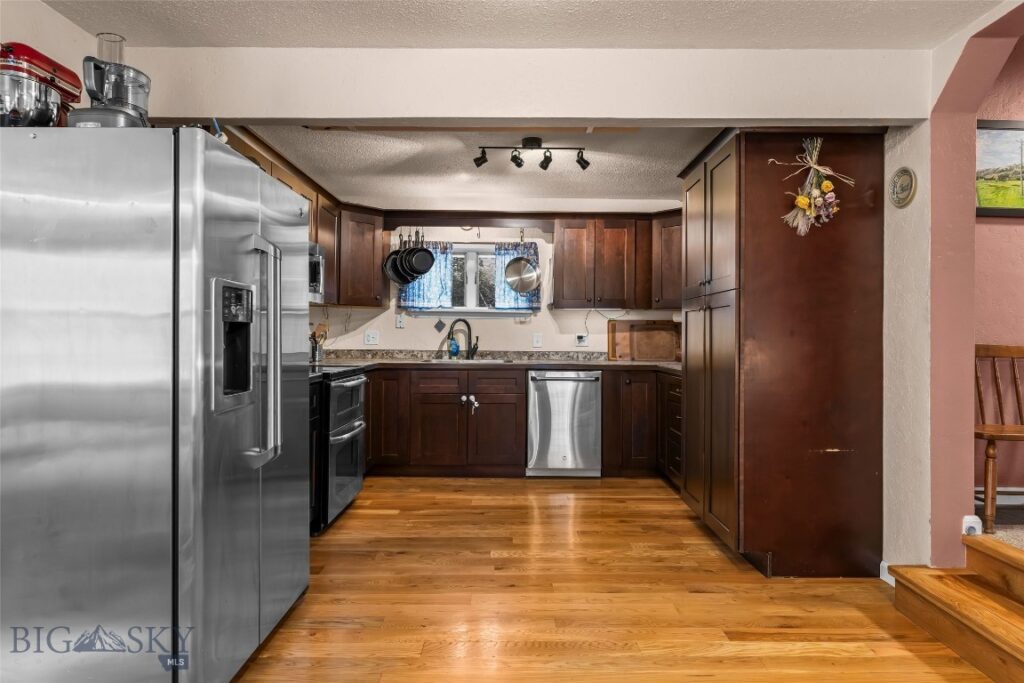 131 S M Street, Livingston MT 59047