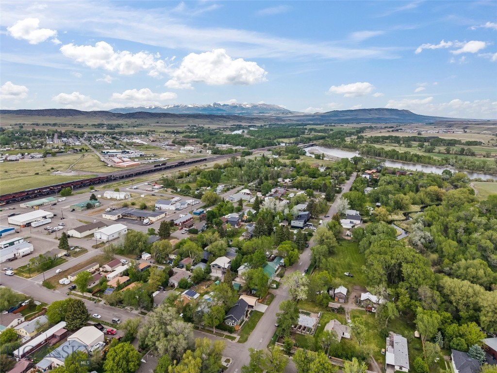 131 S M Street, Livingston MT 59047