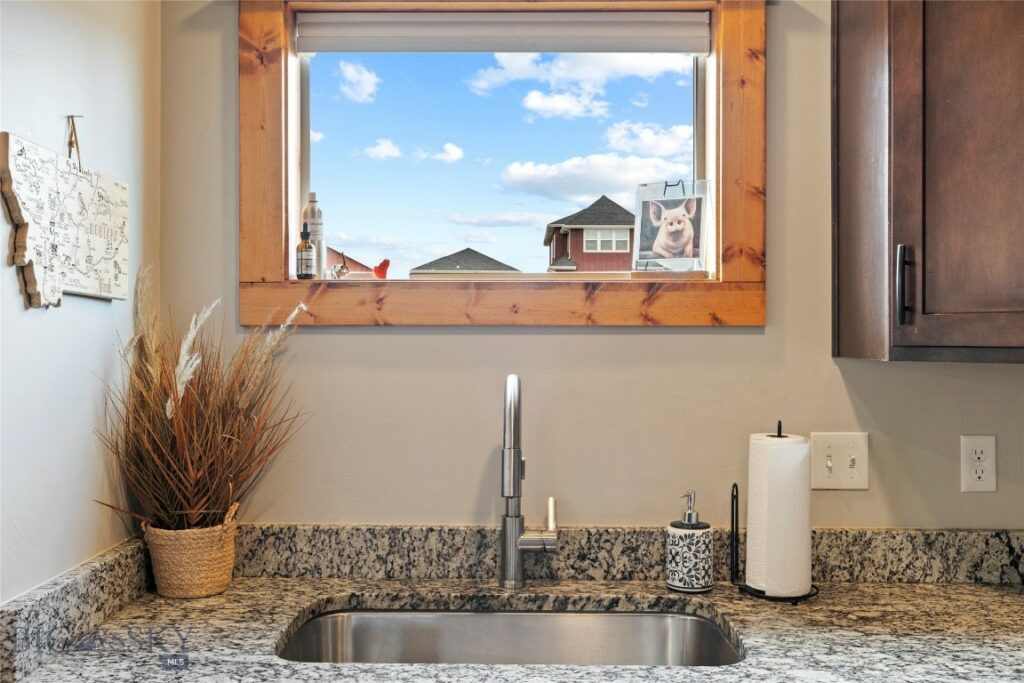 1310 Glider Lane, Belgrade MT 59714