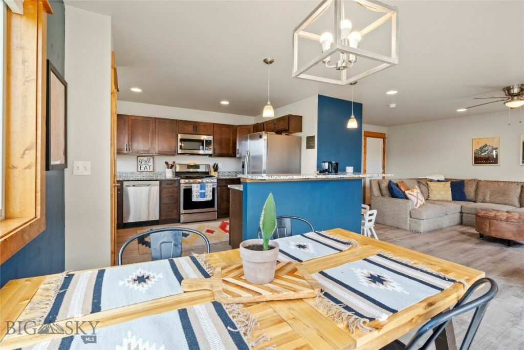 1310 Glider Lane, Belgrade MT 59714