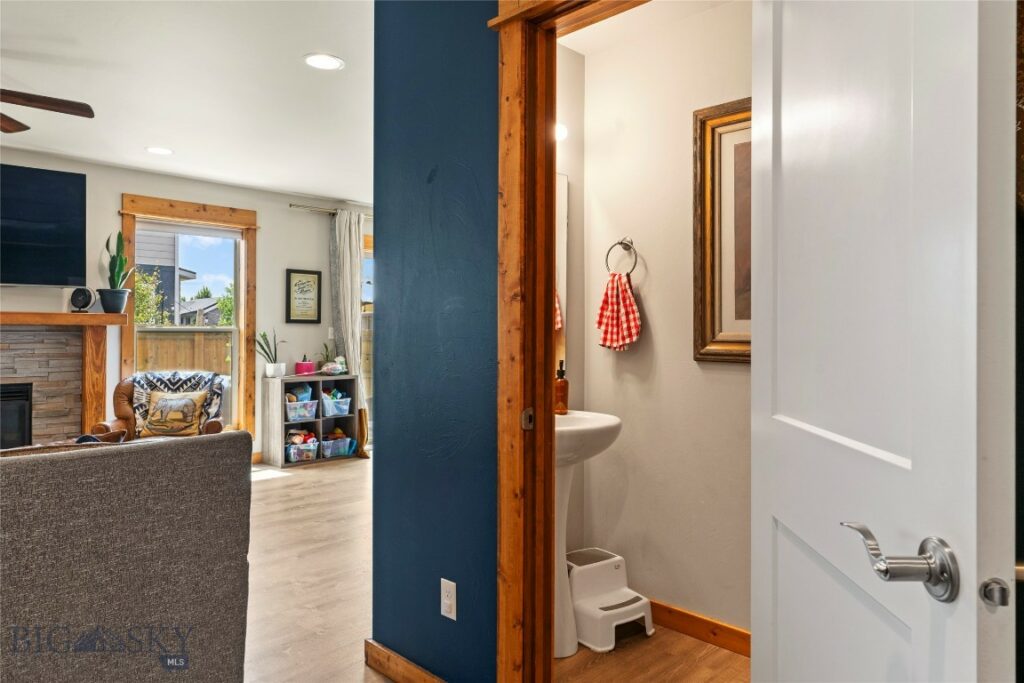 1310 Glider Lane, Belgrade MT 59714
