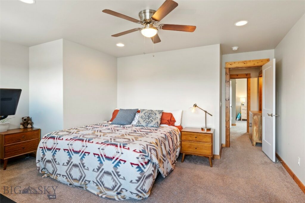 1310 Glider Lane, Belgrade MT 59714