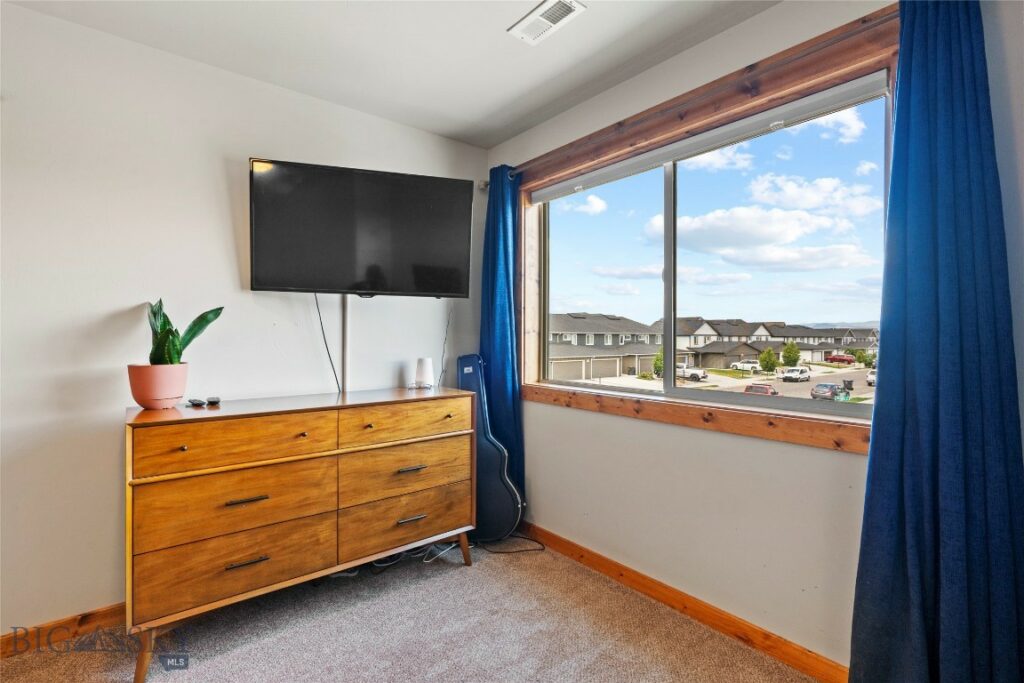 1310 Glider Lane, Belgrade MT 59714