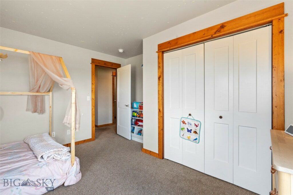 1310 Glider Lane, Belgrade MT 59714