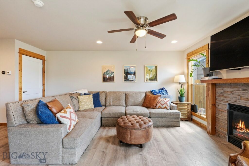 1310 Glider Lane, Belgrade MT 59714