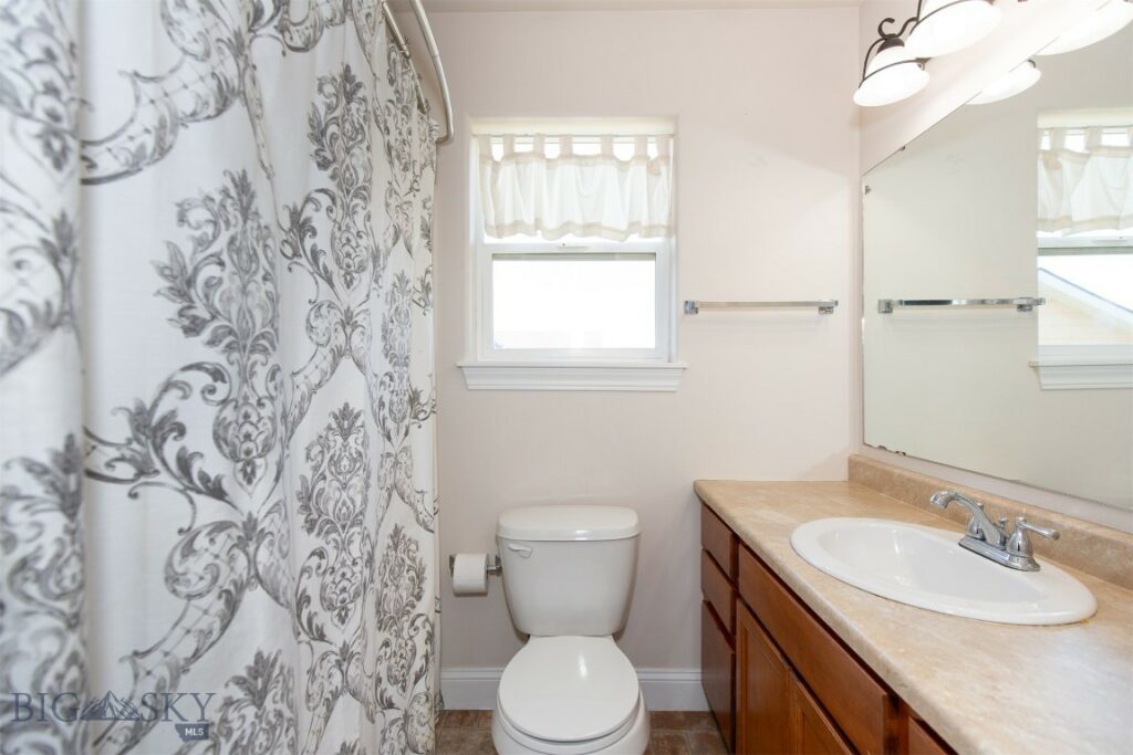 1318 Idaho Street, Belgrade MT 59714